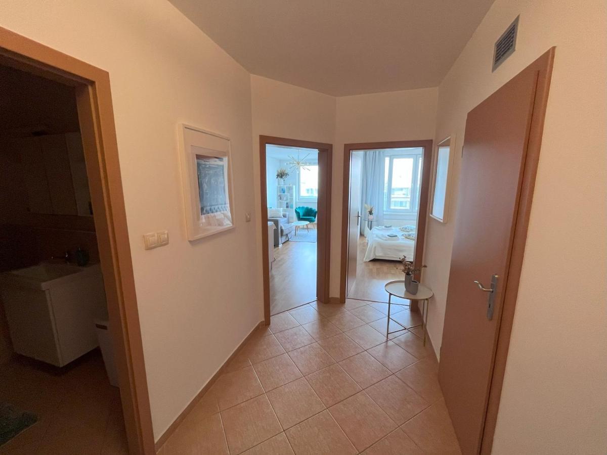 2 Room Apartment With Terrace, New Building, Jegeho Bratislava Exterior foto