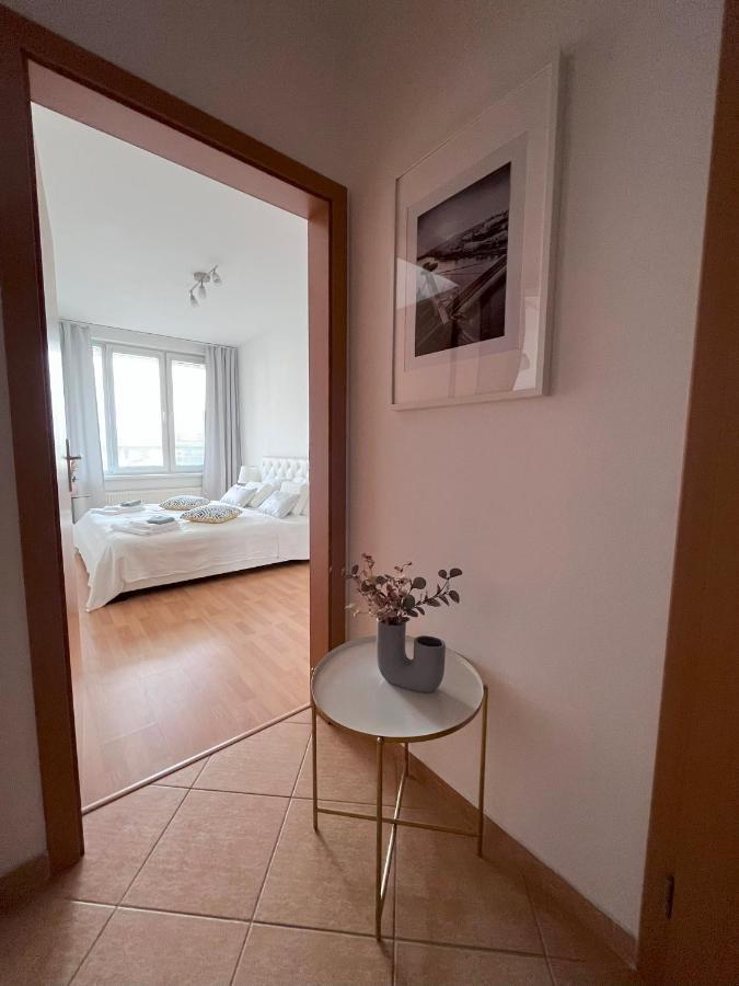 2 Room Apartment With Terrace, New Building, Jegeho Bratislava Exterior foto