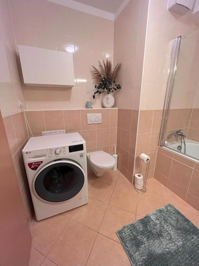 2 Room Apartment With Terrace, New Building, Jegeho Bratislava Exterior foto