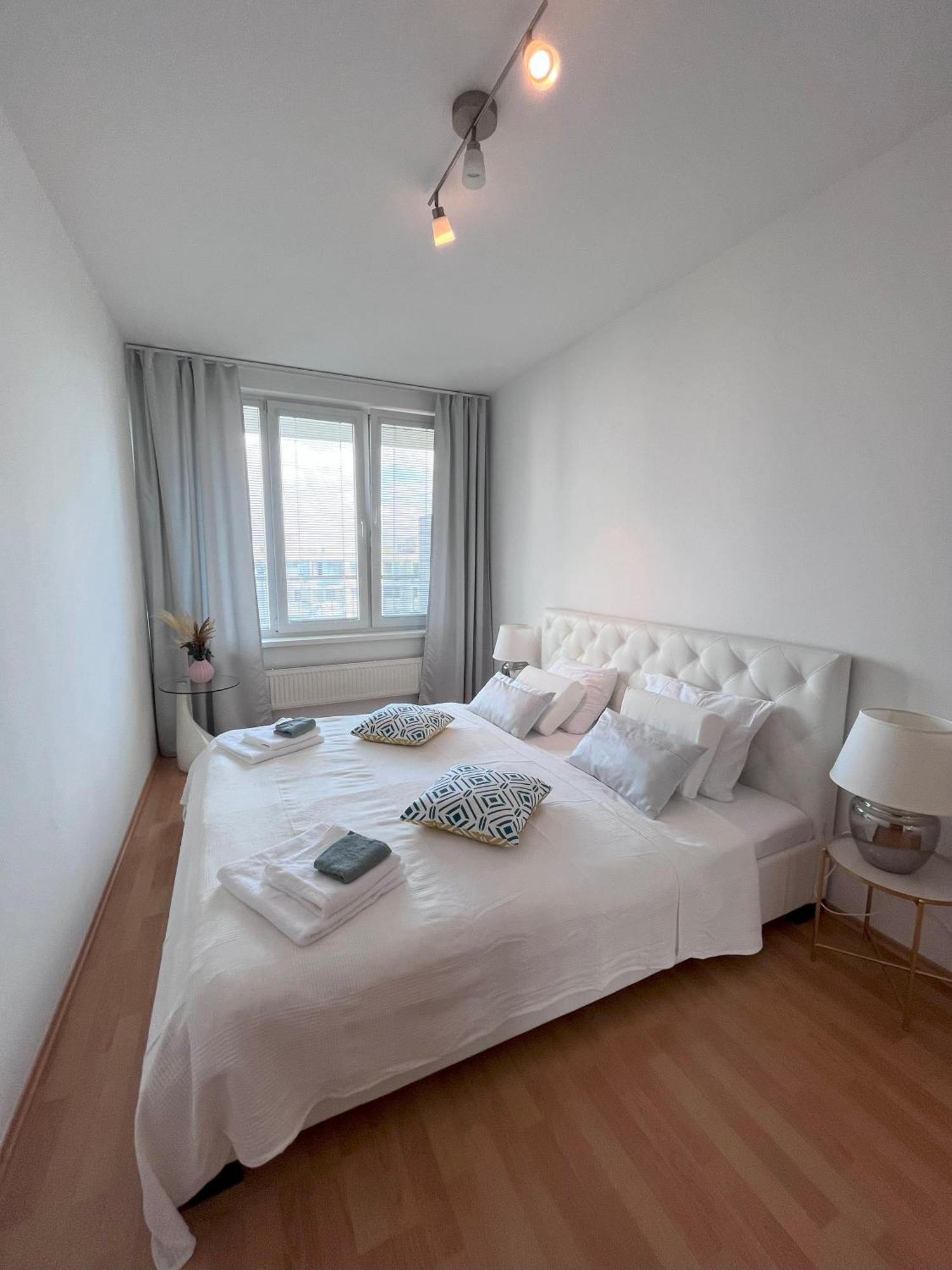 2 Room Apartment With Terrace, New Building, Jegeho Bratislava Exterior foto
